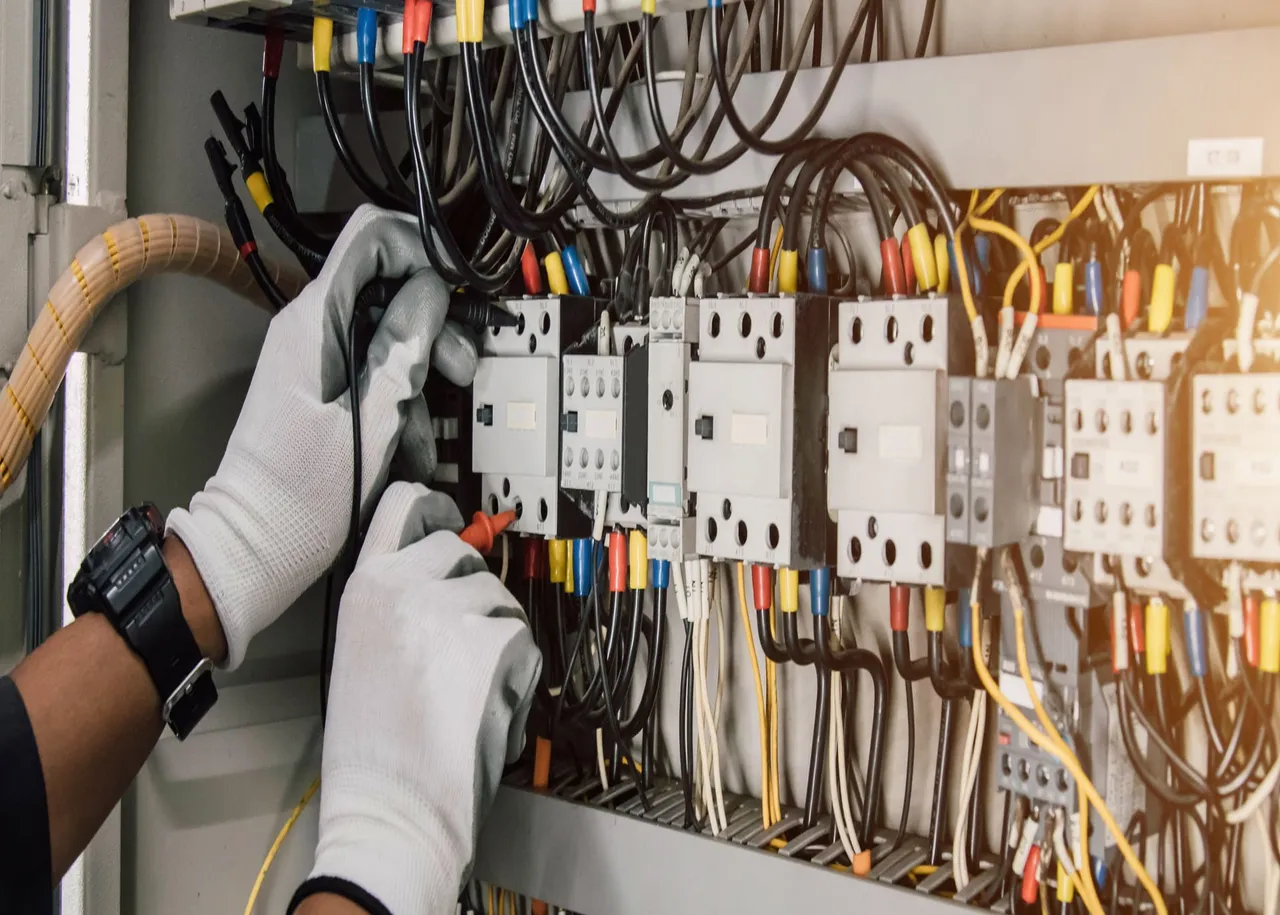 Instalación eléctrica en sitio